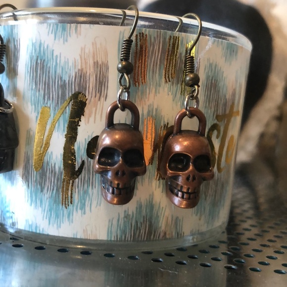 Awesome Skull Earrings Diff Colors! - Picture 3 of 8